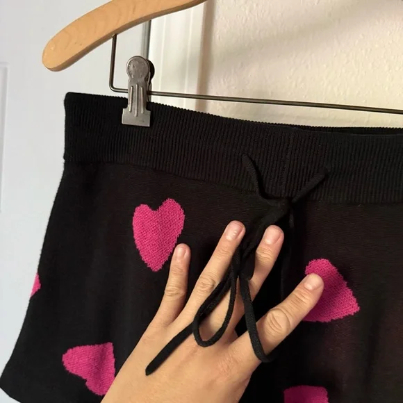 BEACH RIOT black pink heart knit elastic drawstring high rise shorts